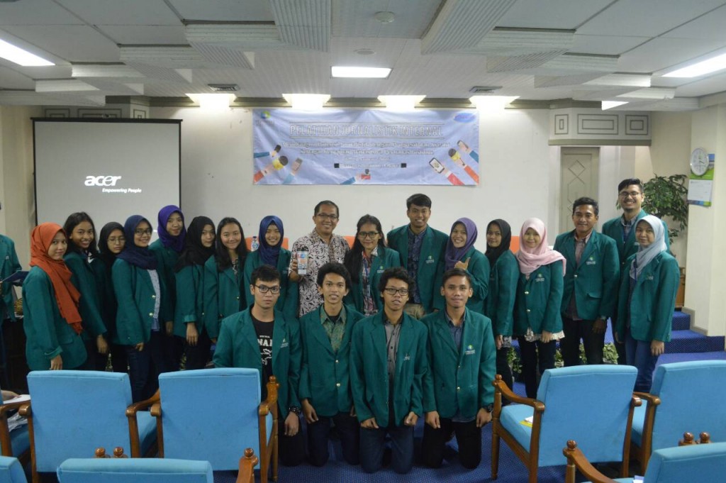Pelatihan Jurnalistik Internal 2016 Pelatihan Jurnalistik Internal 2016
